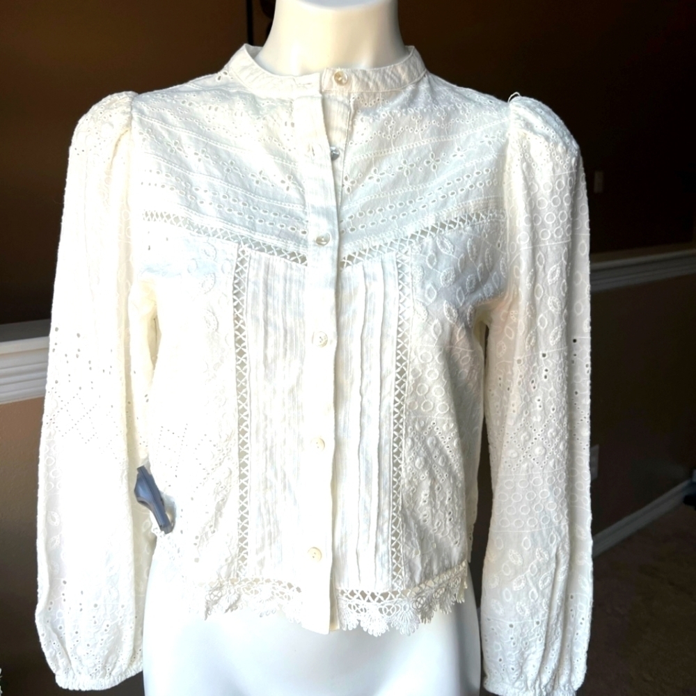 NWT Zara White Openwork Embroidered Short Shirt Size medium 5598/231 $59.90